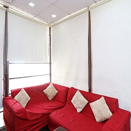 Hotel Oyo 13451 Star Corporate Avenue à New Delhi Extérieur photo