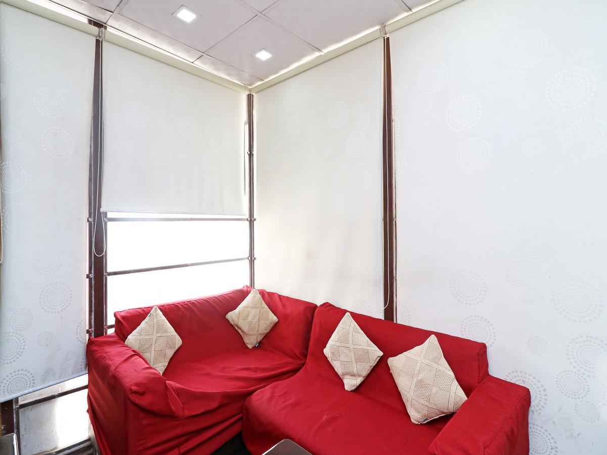 Hotel Oyo 13451 Star Corporate Avenue à New Delhi Extérieur photo