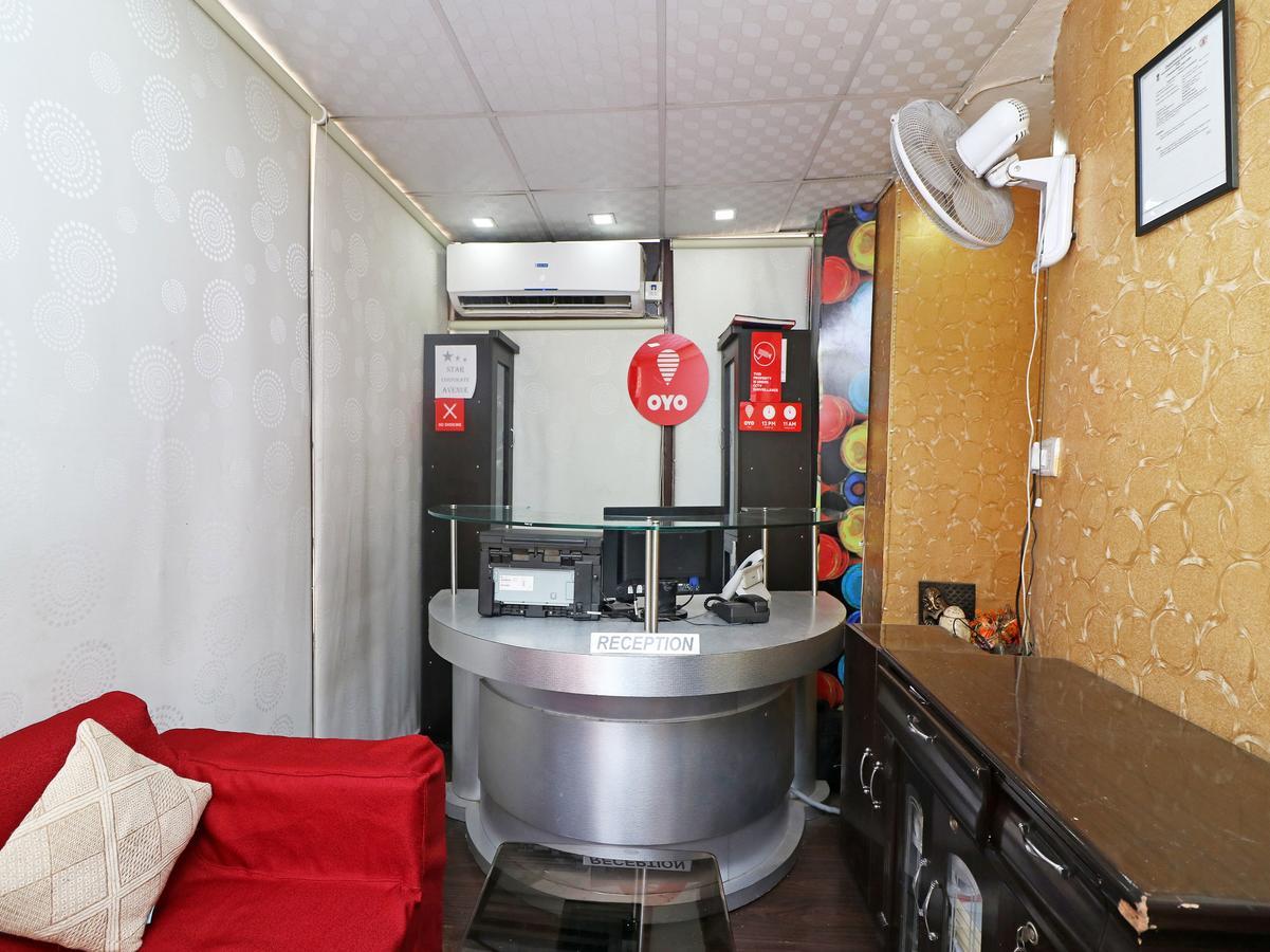 Hotel Oyo 13451 Star Corporate Avenue à New Delhi Extérieur photo