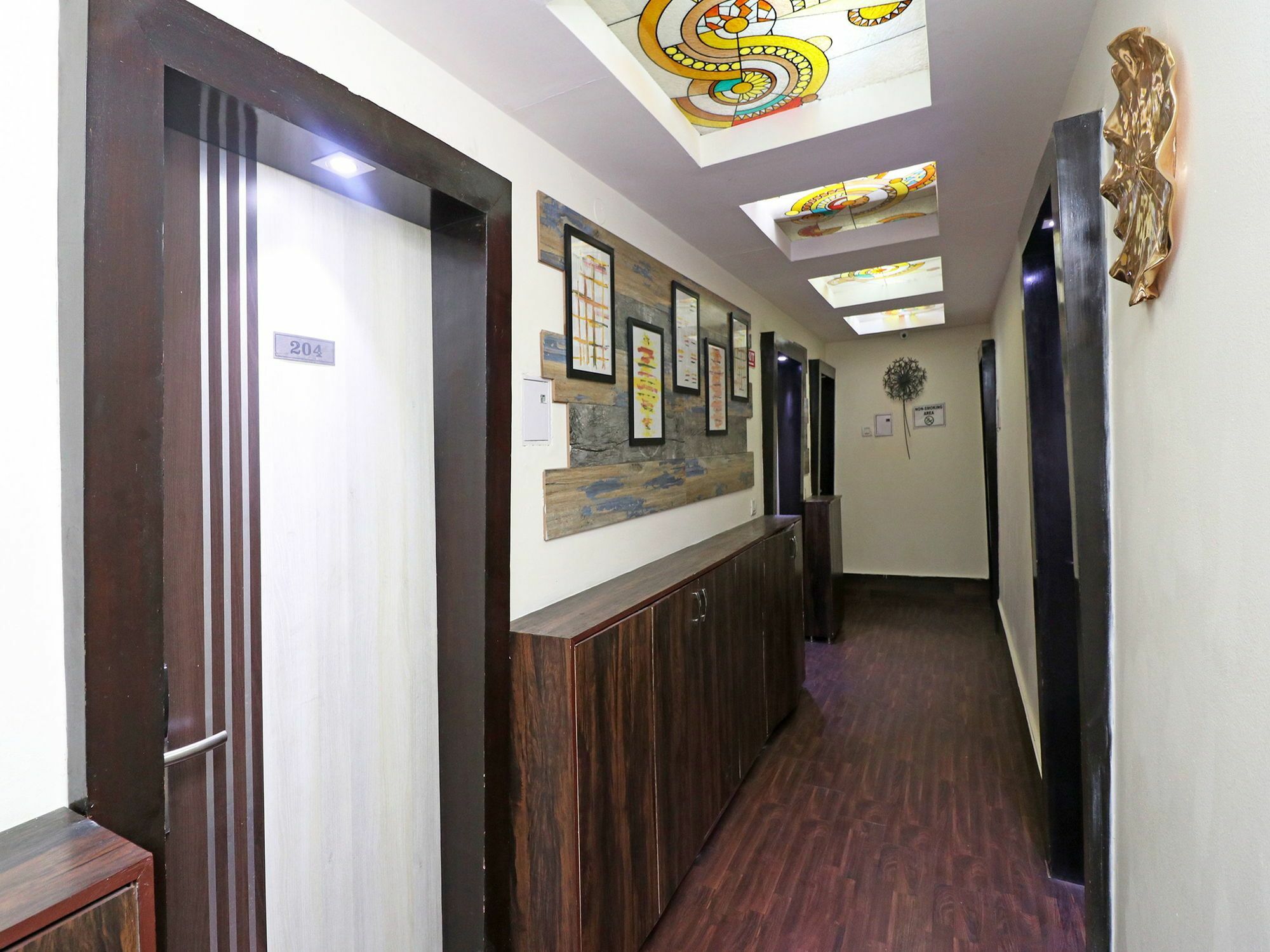 Hotel Oyo 13451 Star Corporate Avenue à New Delhi Extérieur photo